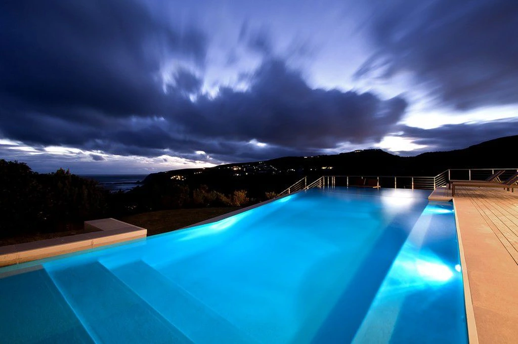 House A6 by Studiovision, Sculptural Modernism Amid South African Landscapes