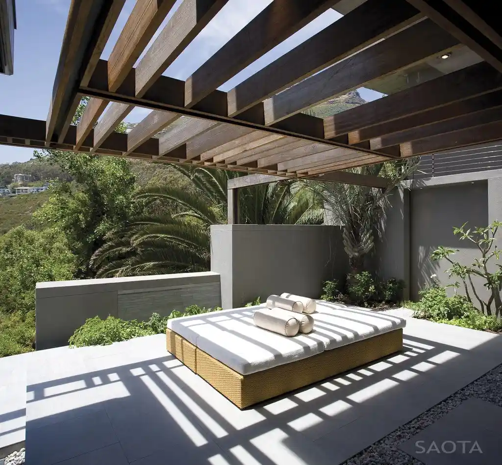 Kloof 151 by SAOTA, A Sculptural Family Home Overlooking Clifton’s Dramatic Coastline 4 Kloof 151 by SAOTA, A Sculptural Family Home Overlooking Clifton’s Dramatic Coastline