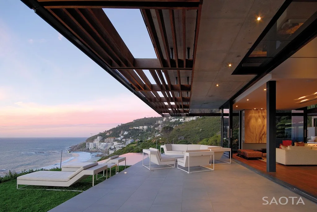 Kloof 151 by SAOTA, A Sculptural Family Home Overlooking Clifton’s Dramatic Coastline 7 Kloof 151 by SAOTA, A Sculptural Family Home Overlooking Clifton’s Dramatic Coastline