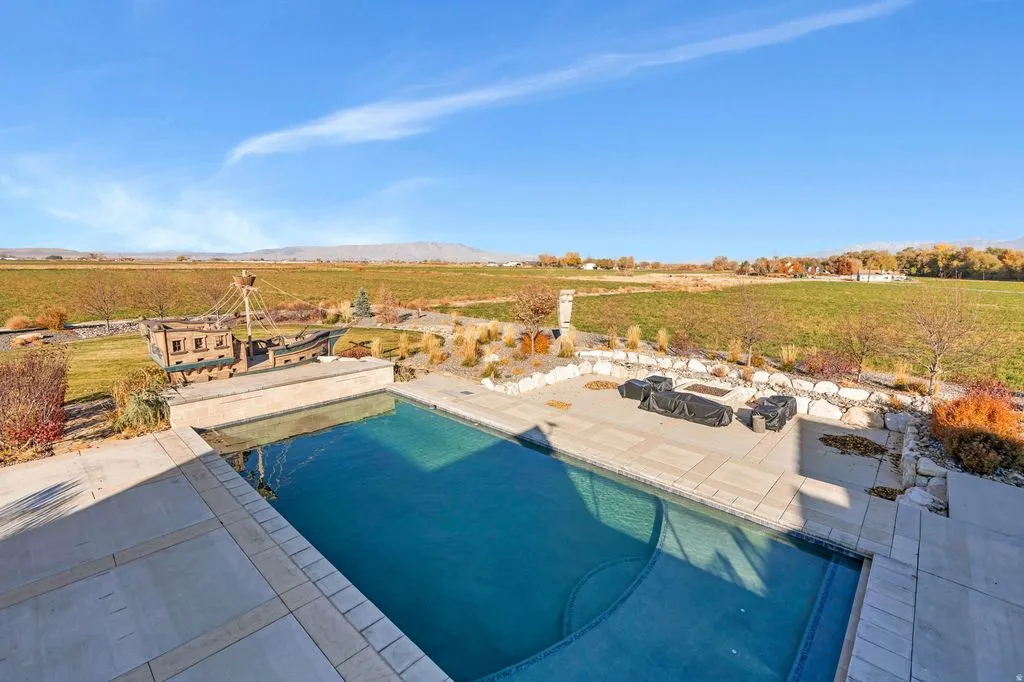 Luxury Living at 5272 S River Dr Extraordinary 11.9M Custom Estate in Spanish Fork Utah 28