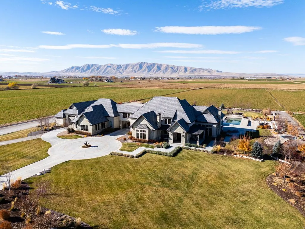 Luxury Living at 5272 S River Dr Extraordinary 11.9M Custom Estate in Spanish Fork Utah 3