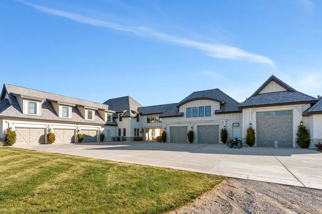 Luxury Living at 5272 S River Dr Extraordinary 11.9M Custom Estate in Spanish Fork Utah 30