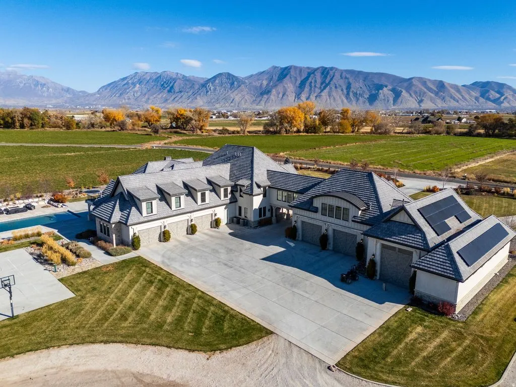 Luxury Living at 5272 S River Dr Extraordinary 11.9M Custom Estate in Spanish Fork Utah 34