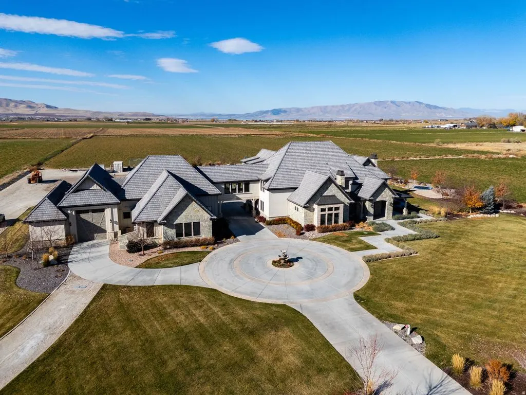 Luxury Living at 5272 S River Dr Extraordinary 11.9M Custom Estate in Spanish Fork Utah 4