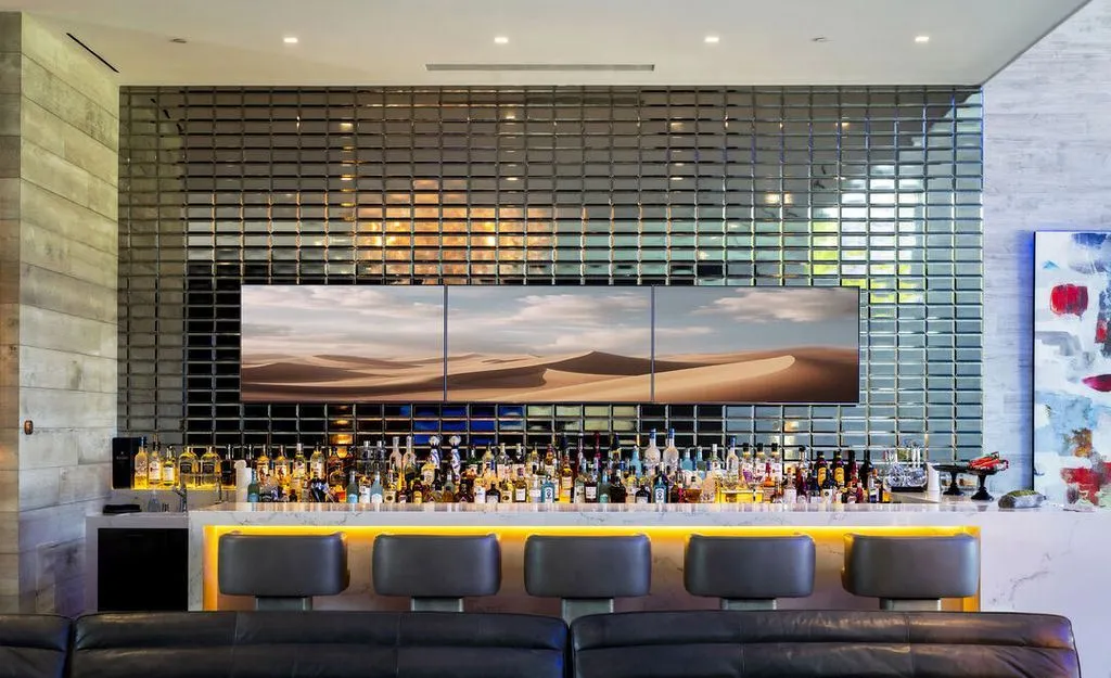 Magnificent California Retreat at 53370 Ross Ave Elevates Madisons Trophy Estate to New Heights of Luxury 21