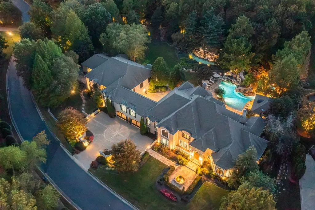 Magnificent Estate at 55 Governors Way Blends Spacious Design with Cozy Sophistication Listed at 6799999 3