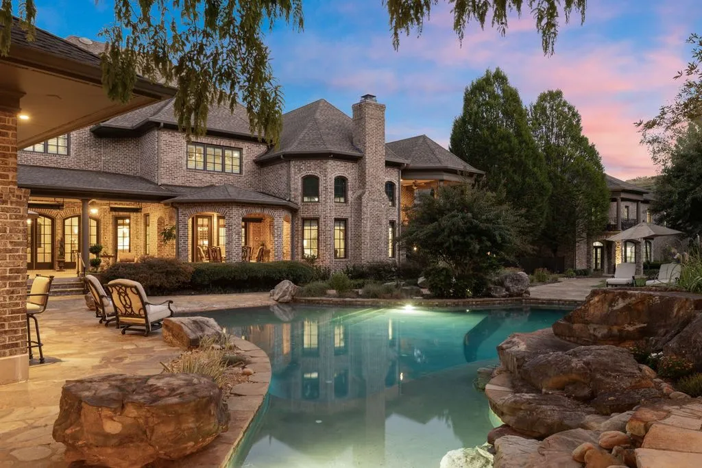 Magnificent Estate at 55 Governors Way Blends Spacious Design with Cozy Sophistication Listed at 6799999 5