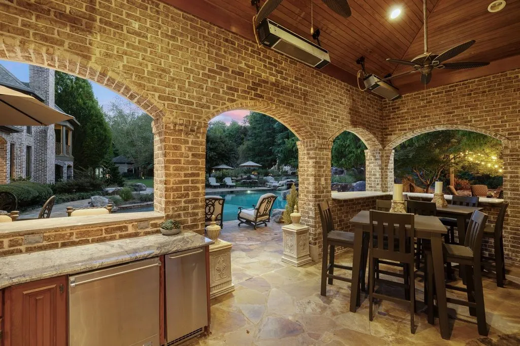 Magnificent Estate at 55 Governors Way Blends Spacious Design with Cozy Sophistication Listed at 6799999 7