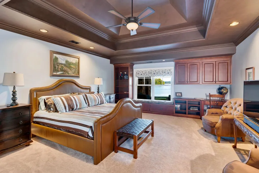 Magnificent Lakefront Retreat at 6432 Cobble Ln Lists for 4375000 in Tennessee 17