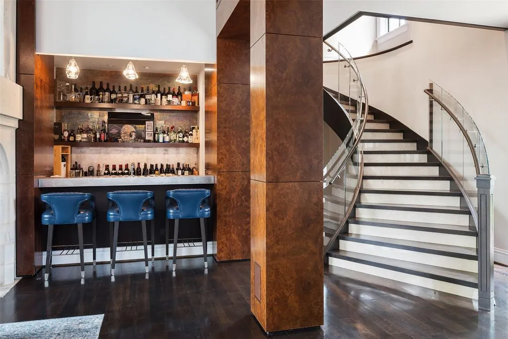 A Texas Icon: Sebastian Construction Group Crafts a $35 Million Masterpiece of Privacy and Luxury Living 20 Spectacular 35 Million Estate at 6601 Hunters Glen Rd Showcases Sebastian Construction Groups Vision of Privacy and Timeless Elegance 13