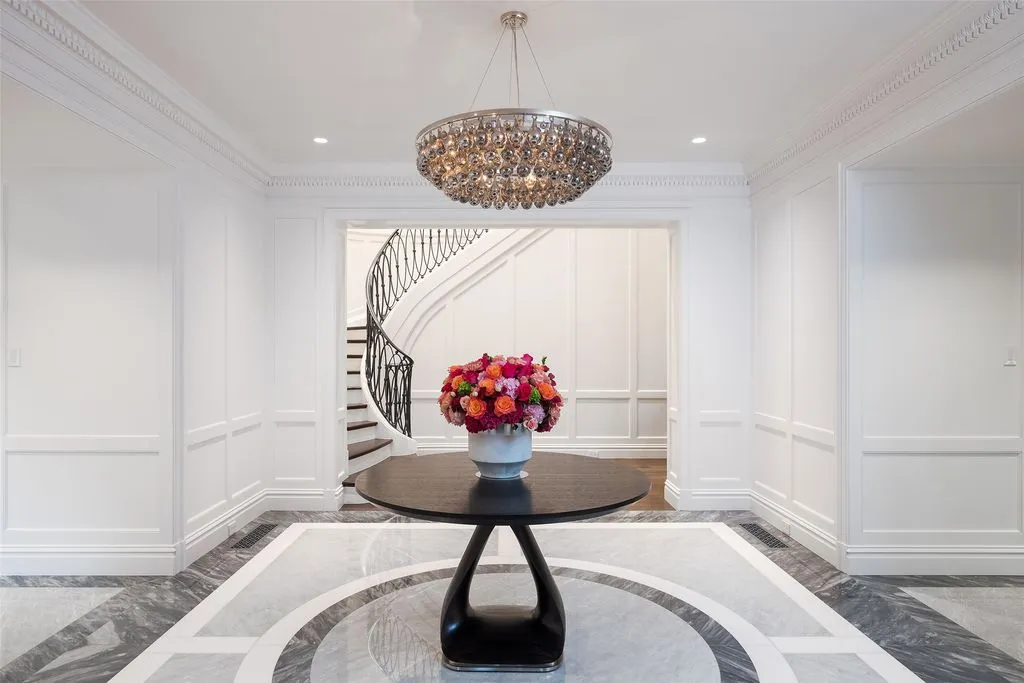 A Texas Icon: Sebastian Construction Group Crafts a $35 Million Masterpiece of Privacy and Luxury Living 9 Spectacular 35 Million Estate at 6601 Hunters Glen Rd Showcases Sebastian Construction Groups Vision of Privacy and Timeless Elegance 2