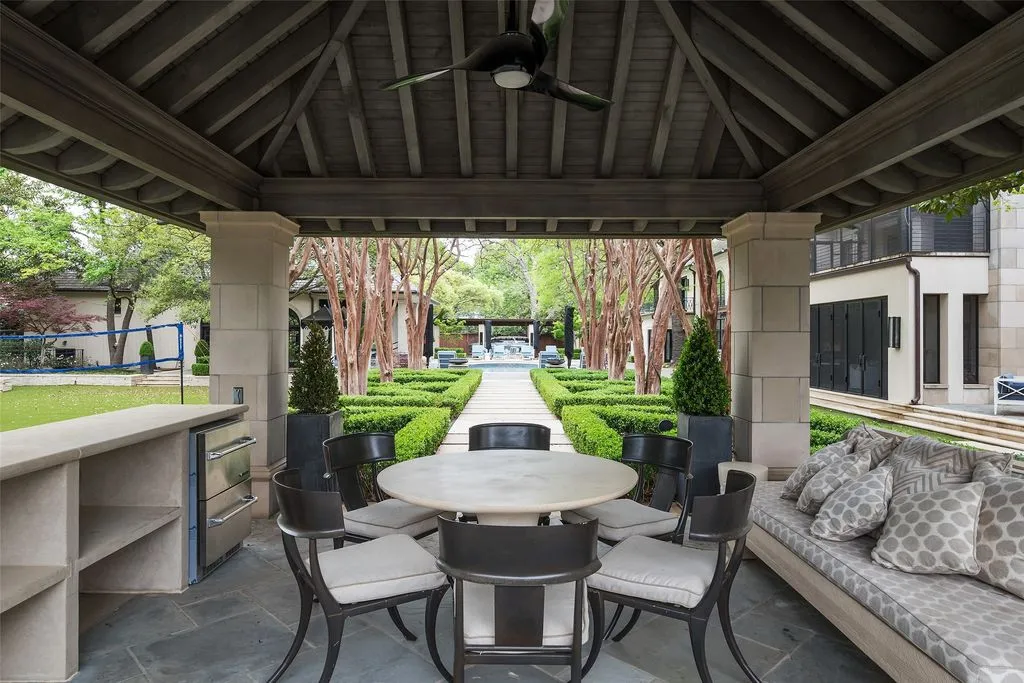 A Texas Icon: Sebastian Construction Group Crafts a $35 Million Masterpiece of Privacy and Luxury Living 28 Spectacular 35 Million Estate at 6601 Hunters Glen Rd Showcases Sebastian Construction Groups Vision of Privacy and Timeless Elegance 23