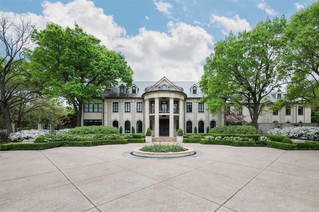 A Texas Icon: Sebastian Construction Group Crafts a $35 Million Masterpiece of Privacy and Luxury Living 6 Spectacular 35 Million Estate at 6601 Hunters Glen Rd Showcases Sebastian Construction Groups Vision of Privacy and Timeless Elegance 26