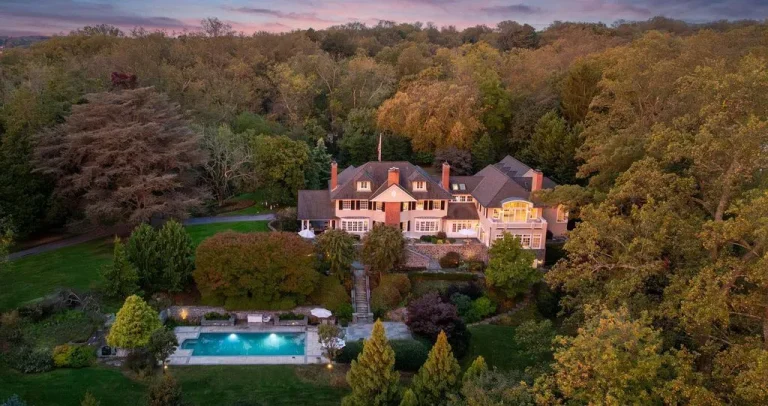 Stunning Maryland Residence by Patrick Sutton and Winchester Construction Lists for $4.85 Million
