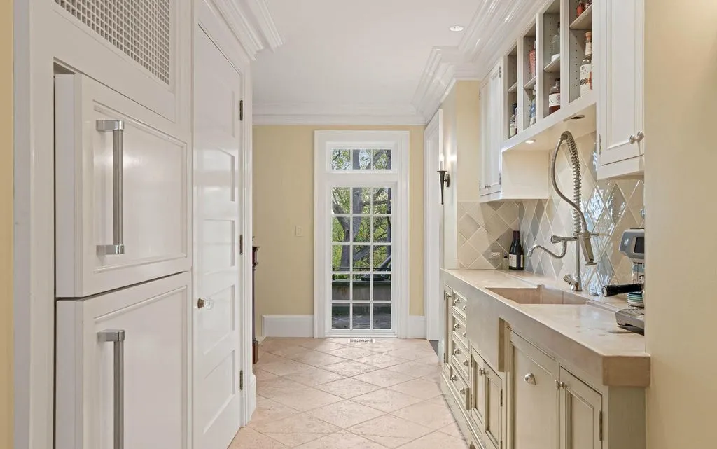 Stunning 7506 Lhirondelle Club Rd Residence by Patrick Sutton and Winchester Construction Lists for 4.85 Million 17