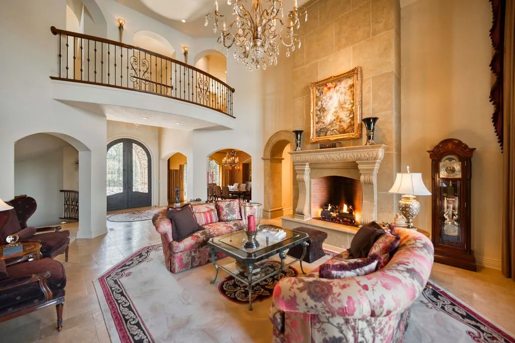 Where Elegance Meets Grand-Scale Living: Spectacular Missouri Property Seeks $4.75 Million 10 Stunning Luxury Retreat at 1100 Lakewood Drive Crafted for Elegance Comfort and Entertaining – 4.75 Million 10