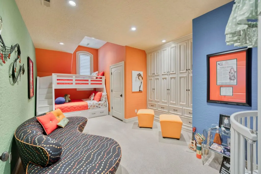 Where Elegance Meets Grand-Scale Living: Spectacular Missouri Property Seeks $4.75 Million 24 Stunning Luxury Retreat at 1100 Lakewood Drive Crafted for Elegance Comfort and Entertaining – 4.75 Million 25