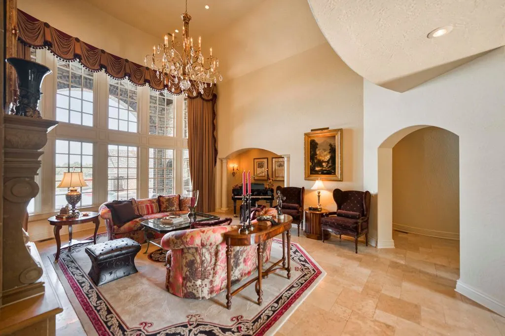 Where Elegance Meets Grand-Scale Living: Spectacular Missouri Property Seeks $4.75 Million 9 Stunning Luxury Retreat at 1100 Lakewood Drive Crafted for Elegance Comfort and Entertaining – 4.75 Million 9