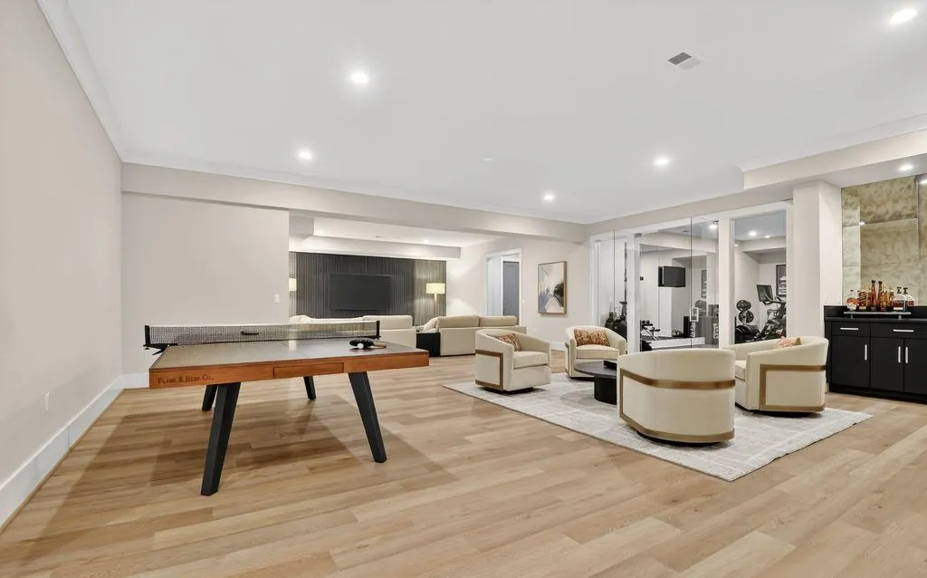 A $9,499,000 Virginia Sanctuary Offering Supreme Privacy and Peaceful Surroundings 21 1011 Langley Hill Dr A Spectacular Virginia Sanctuary Delivering Unrivaled Seclusion and Serenity at 9499000 17