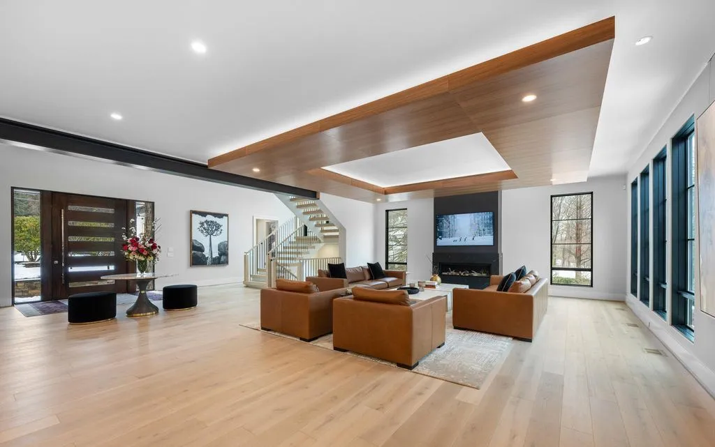 A $9,499,000 Virginia Sanctuary Offering Supreme Privacy and Peaceful Surroundings 9 1011 Langley Hill Dr A Spectacular Virginia Sanctuary Delivering Unrivaled Seclusion and Serenity at 9499000 5