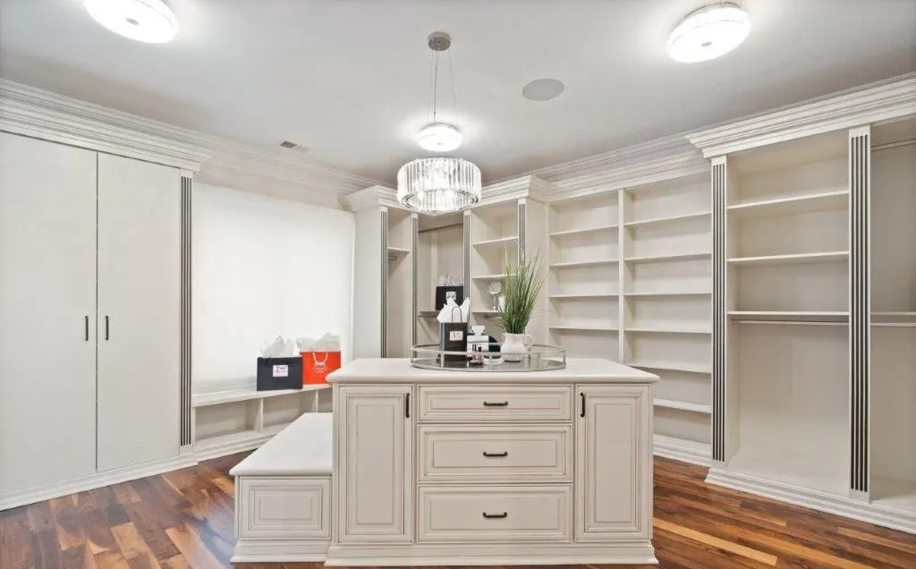 Stunning 2-Acre Virginia Estate Offering Exceptional Beauty for $6.79 Million 20 1039 Aziza Ct Stunning Virginia Estate on 2 Landscaped Acres Asking 6.79 Million 14