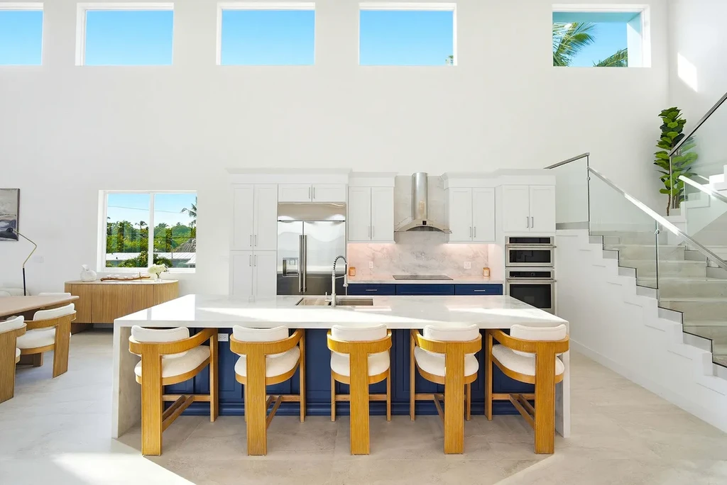 An $11 Million Extraordinary Waterfront Fortress Elevating Modern Luxury in Summerland Key 9 1041 Buttonwood Dr A Monument of Modern Waterfront Luxury in Summerland Key 7