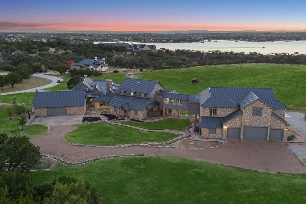 A Refined Texas Retreat: Sprawling Estate With Modern Elegance Asks $6.1 Million 5 1091 Hill Country Ct An Elite Texas Retreat Defined by Modern Elegance 2