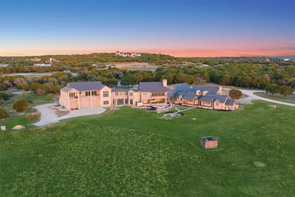 A Refined Texas Retreat: Sprawling Estate With Modern Elegance Asks $6.1 Million 16 1091 Hill Country Ct An Elite Texas Retreat Defined by Modern Elegance 3