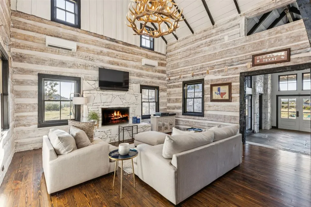 A Refined Texas Retreat: Sprawling Estate With Modern Elegance Asks $6.1 Million 6 1091 Hill Country Ct An Elite Texas Retreat Defined by Modern Elegance 4