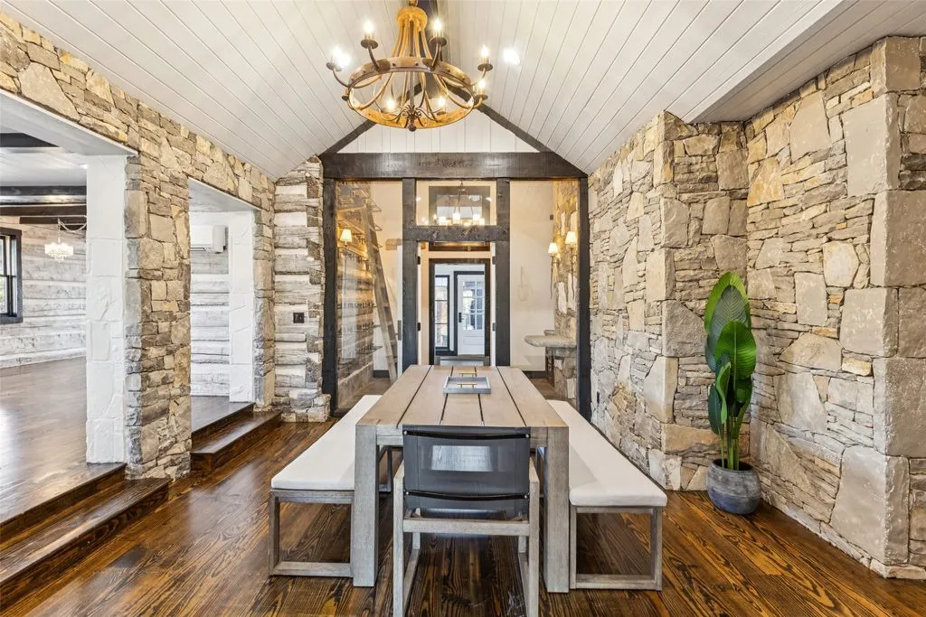 A Refined Texas Retreat: Sprawling Estate With Modern Elegance Asks $6.1 Million 7 1091 Hill Country Ct An Elite Texas Retreat Defined by Modern Elegance 5