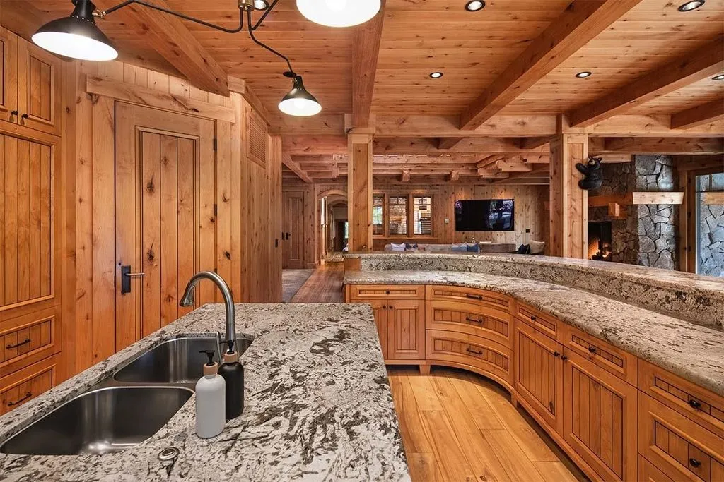 An Extraordinary Fairway-Side Mountain Estate in Martis Camp Seeks $8.995 Million 13 110 result