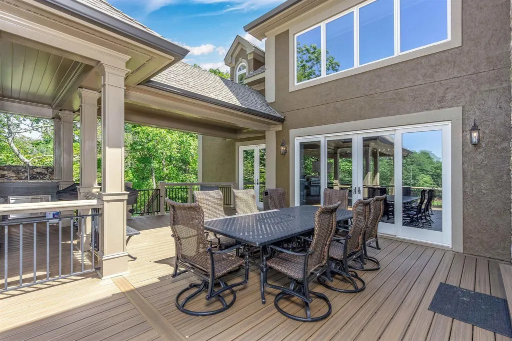 Georgia Lakefront Gem with Panoramic Views and Privacy for $4.49 Million 15 1151 Oconee Way Panoramic Lakefront Luxury in Georgia 11