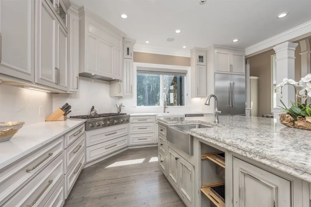 Georgia Lakefront Gem with Panoramic Views and Privacy for $4.49 Million 18 1151 Oconee Way Panoramic Lakefront Luxury in Georgia 14