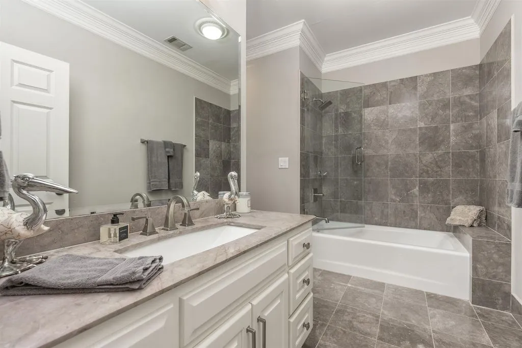 Georgia Lakefront Gem with Panoramic Views and Privacy for $4.49 Million 21 1151 Oconee Way Panoramic Lakefront Luxury in Georgia 17