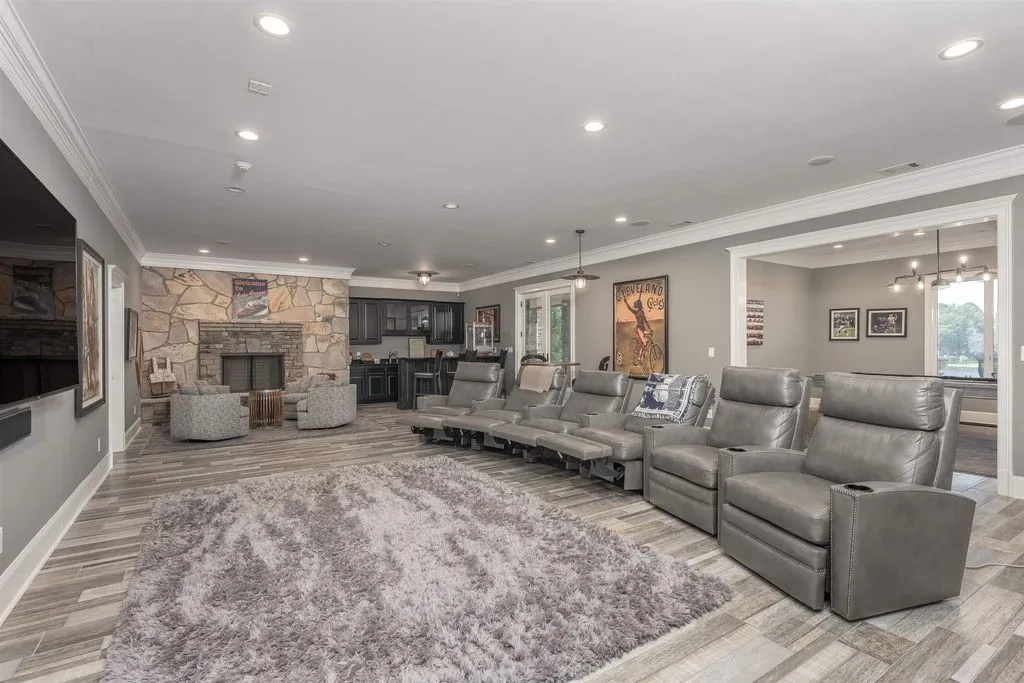 Georgia Lakefront Gem with Panoramic Views and Privacy for $4.49 Million 22 1151 Oconee Way Panoramic Lakefront Luxury in Georgia 18