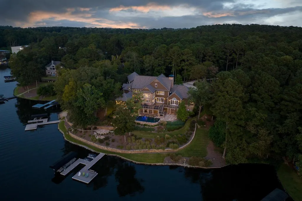 Georgia Lakefront Gem with Panoramic Views and Privacy for $4.49 Million 31 1151 Oconee Way Panoramic Lakefront Luxury in Georgia 27
