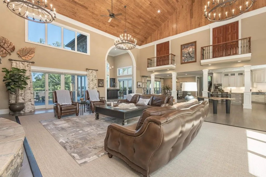 Georgia Lakefront Gem with Panoramic Views and Privacy for $4.49 Million 12 1151 Oconee Way Panoramic Lakefront Luxury in Georgia 8