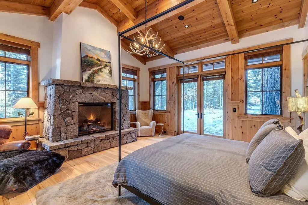 An Extraordinary Fairway-Side Mountain Estate in Martis Camp Seeks $8.995 Million 19 117 result