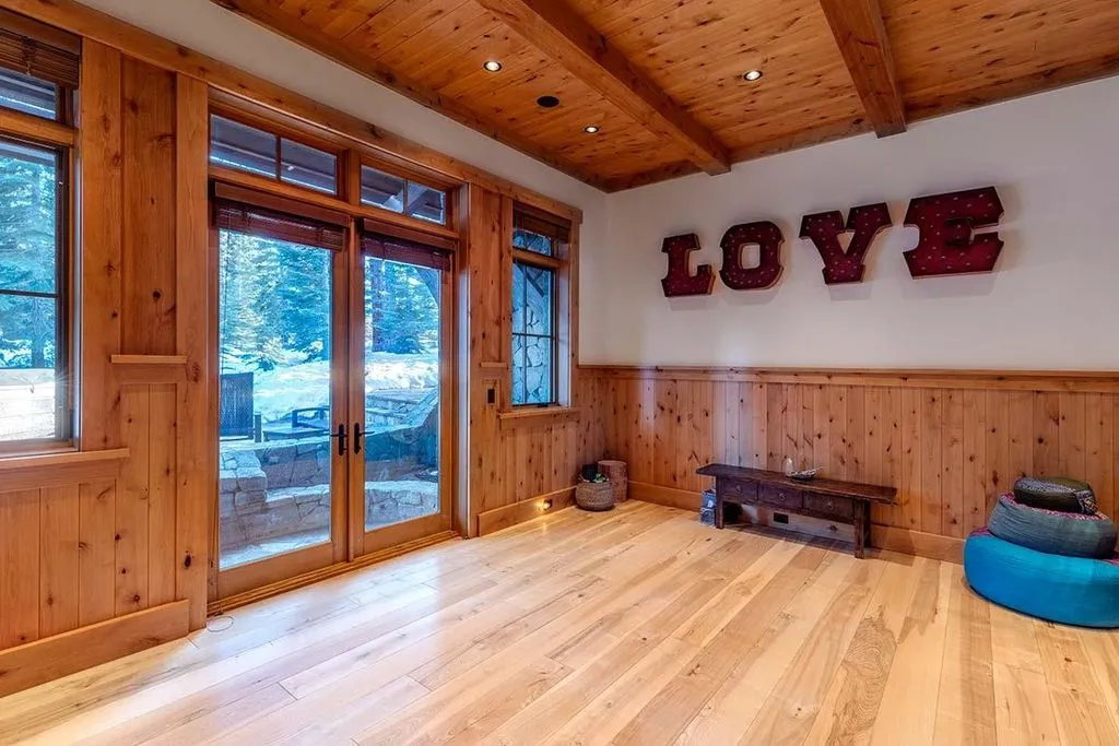 An Extraordinary Fairway-Side Mountain Estate in Martis Camp Seeks $8.995 Million 22 121 result