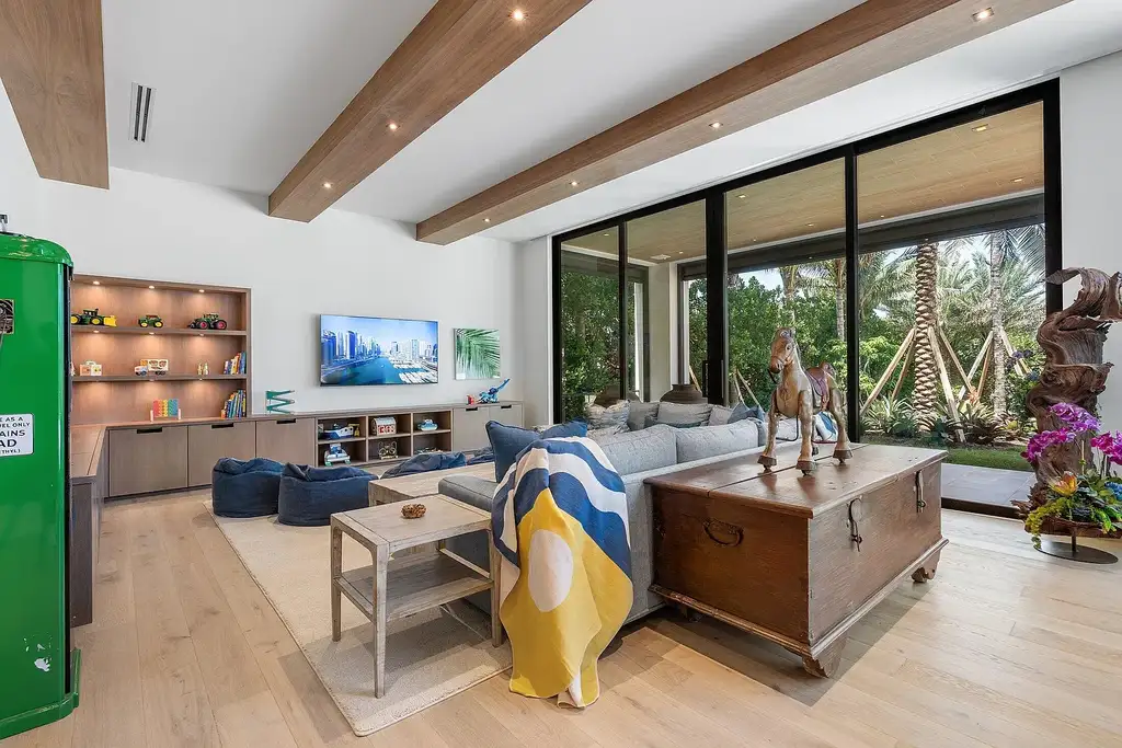 A Breathtaking $85 Million Ultra Luxury Dual Waterfront Estate Redefining Manalapan Living 11 1260 S Ocean Boulevard oceanfront estate in Manalapan showcasing contemporary architecture and direct Atlantic Ocean frontage