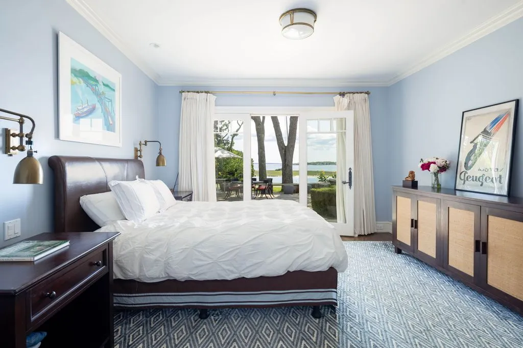 An Iconic $18M North Fork Waterfront Retreat with Exceptional Privacy 24 1350 W Cove Rd An Exceptional 18M Waterfront Estate Defined by Prestige and Seclusion 22