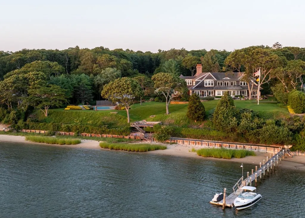 An Iconic $18M North Fork Waterfront Retreat with Exceptional Privacy 29 1350 W Cove Rd An Exceptional 18M Waterfront Estate Defined by Prestige and Seclusion 25