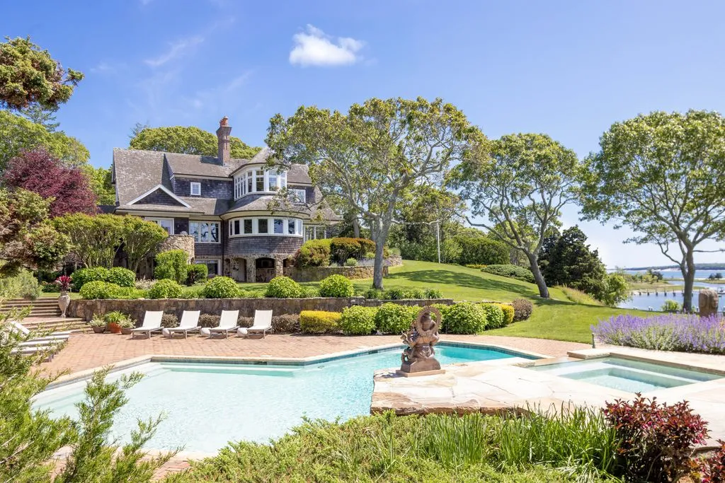 An Iconic $18M North Fork Waterfront Retreat with Exceptional Privacy 17 1350 W Cove Rd An Exceptional 18M Waterfront Estate Defined by Prestige and Seclusion 7