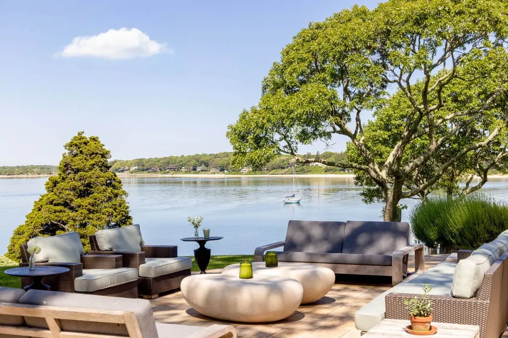 An Iconic $18M North Fork Waterfront Retreat with Exceptional Privacy 19 1350 W Cove Rd An Exceptional 18M Waterfront Estate Defined by Prestige and Seclusion 9