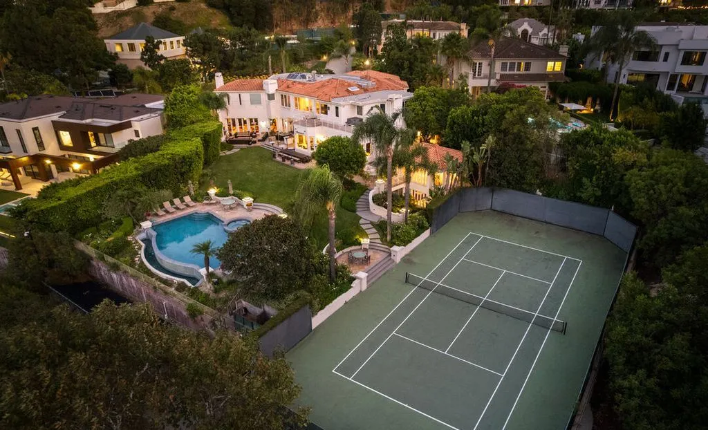 A World-Class California Art Deco Retreat with Sweeping City Vistas, Listed at $19,995,000 5 14035 Aubrey Rd An Extraordinary Private Art Deco Estate Overlooking the City 1