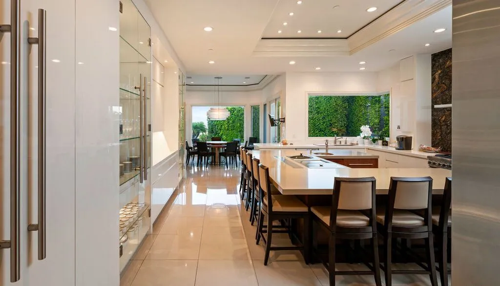 A World-Class California Art Deco Retreat with Sweeping City Vistas, Listed at $19,995,000 18 14035 Aubrey Rd An Extraordinary Private Art Deco Estate Overlooking the City 10