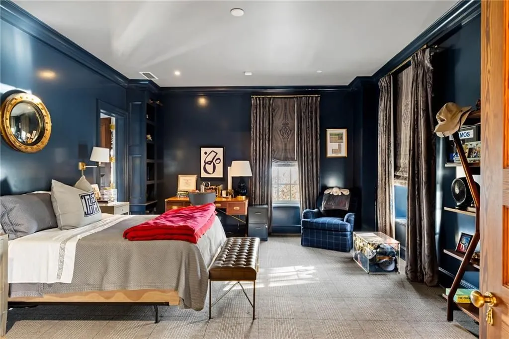 Lakefront Luxury Redefined: A $10 Million Estate Renovated by Spitzmiller & Norris 18 1405 Big Eddy Ct A Distinguished Lakefront Estate Thoughtfully Renovated by Spitzmiller Norris 14