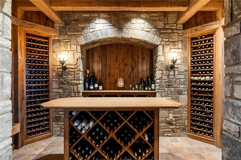 Lakefront Luxury Redefined: A $10 Million Estate Renovated by Spitzmiller & Norris 21 1405 Big Eddy Ct A Distinguished Lakefront Estate Thoughtfully Renovated by Spitzmiller Norris 17