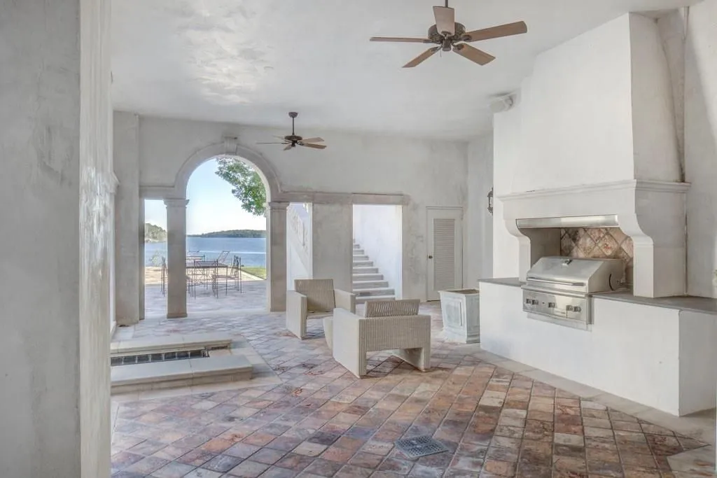 Lakefront Luxury Redefined: A $10 Million Estate Renovated by Spitzmiller & Norris 24 1405 Big Eddy Ct A Distinguished Lakefront Estate Thoughtfully Renovated by Spitzmiller Norris 21