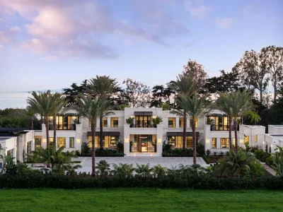 A Coastal Masterwork: Miramar Meadows Offers Newly Built Perfection and Timeless Living at $39.5 Million 1 1437 S Jameson Ln A Spectacular Newly Built Coastal Masterpiece 1
